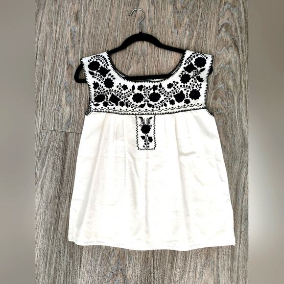 Nativa Mexican Peasant Top White with Black Embroidery Size Small - Picture 1 of 8